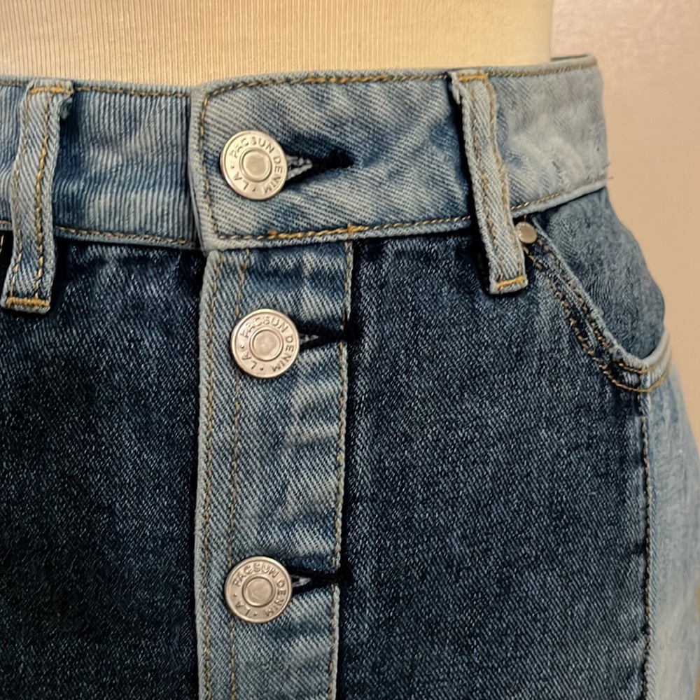 Two-toned denim button front mini skirt - Picture 3 of 5